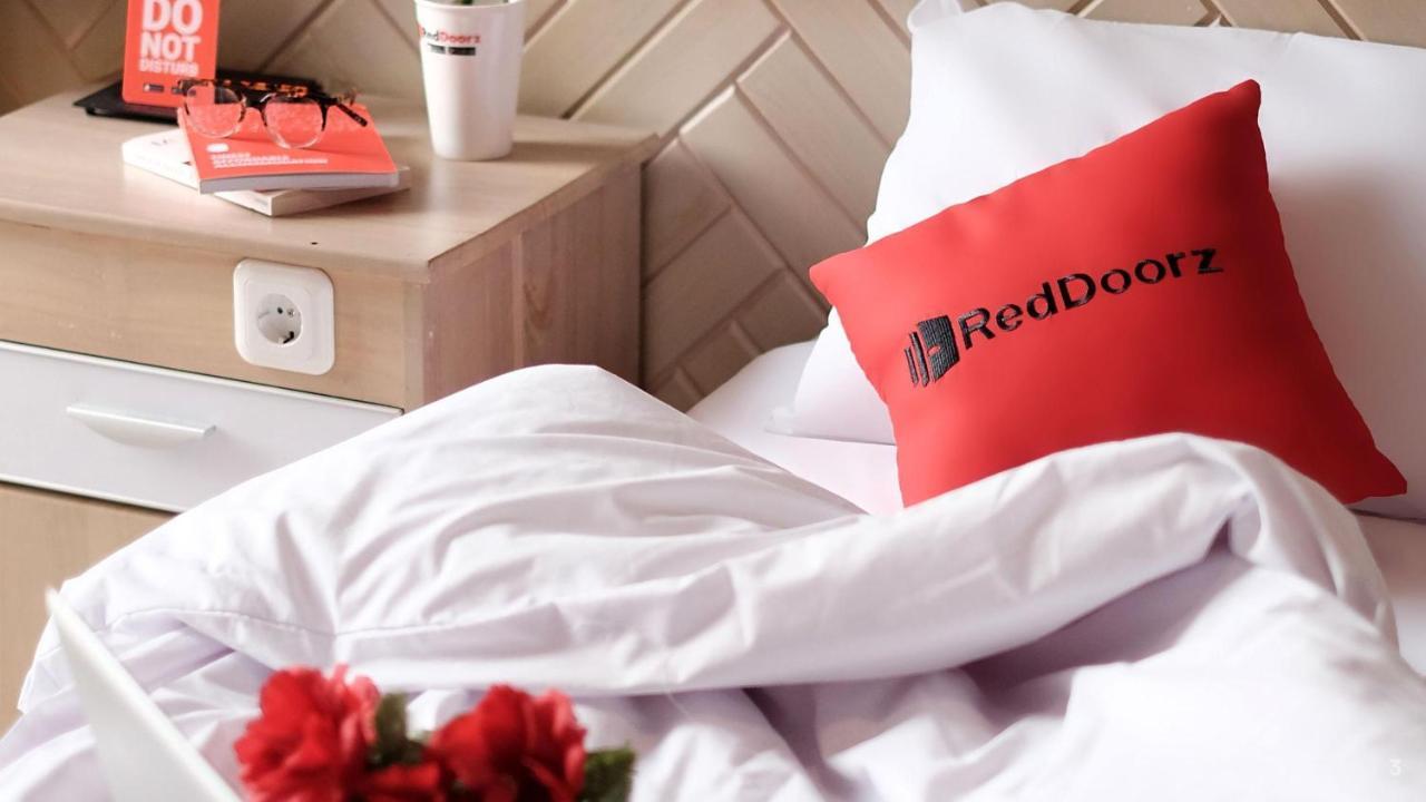 Reddoorz Bamboo Saigon Hotel Su Van Hanh TP. Hồ Chí Minh Ngoại thất bức ảnh
